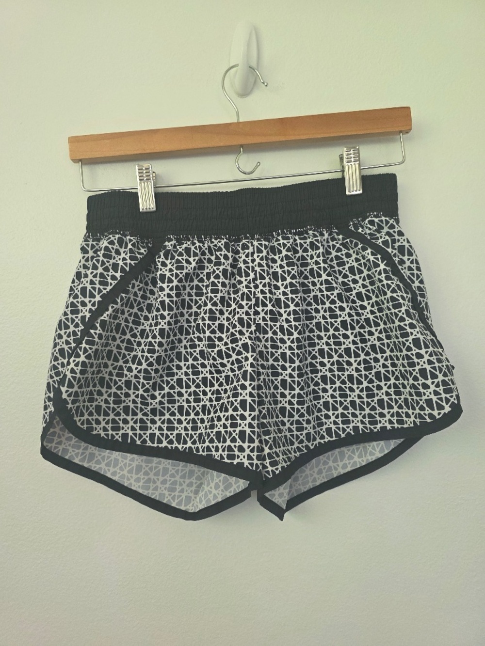 Champion Women's Black/White Geometric Running Shorts - Small